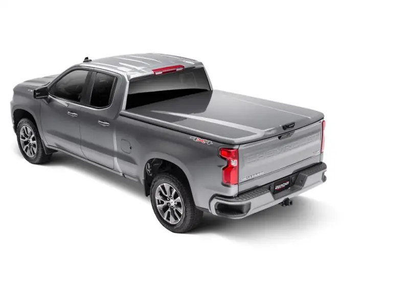 Undercover Elite Lx Hard Tonneau Cover For 2019–2020 Gmc Sierra 1500 (6.5' Bed, Excludes Multipro Tg) – Silver Ice 1